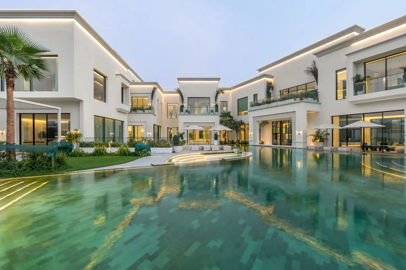 Top Features of High-End Villas